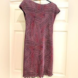 Short Sleeve stretch ruffle edge dress in like new condition.
